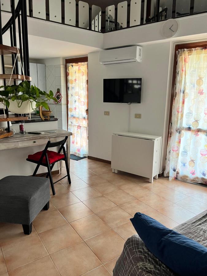 Mansardina A Pochi Passi Da Roma Appartement Morlupo Buitenkant foto